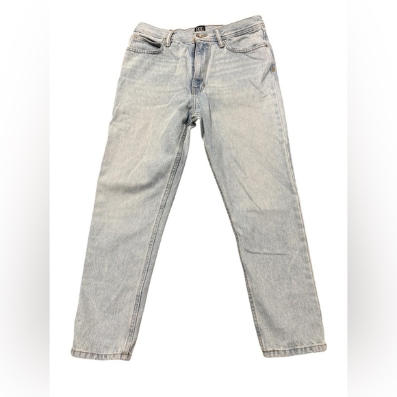 BDG Urban Outfitters Dad Slim Tapered Fit Light Wash Jeans Women's Size 31x32 - Picture 1 of 10
